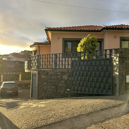 Вилла Rose Sun House *